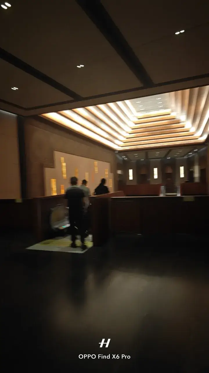 向下的长电梯